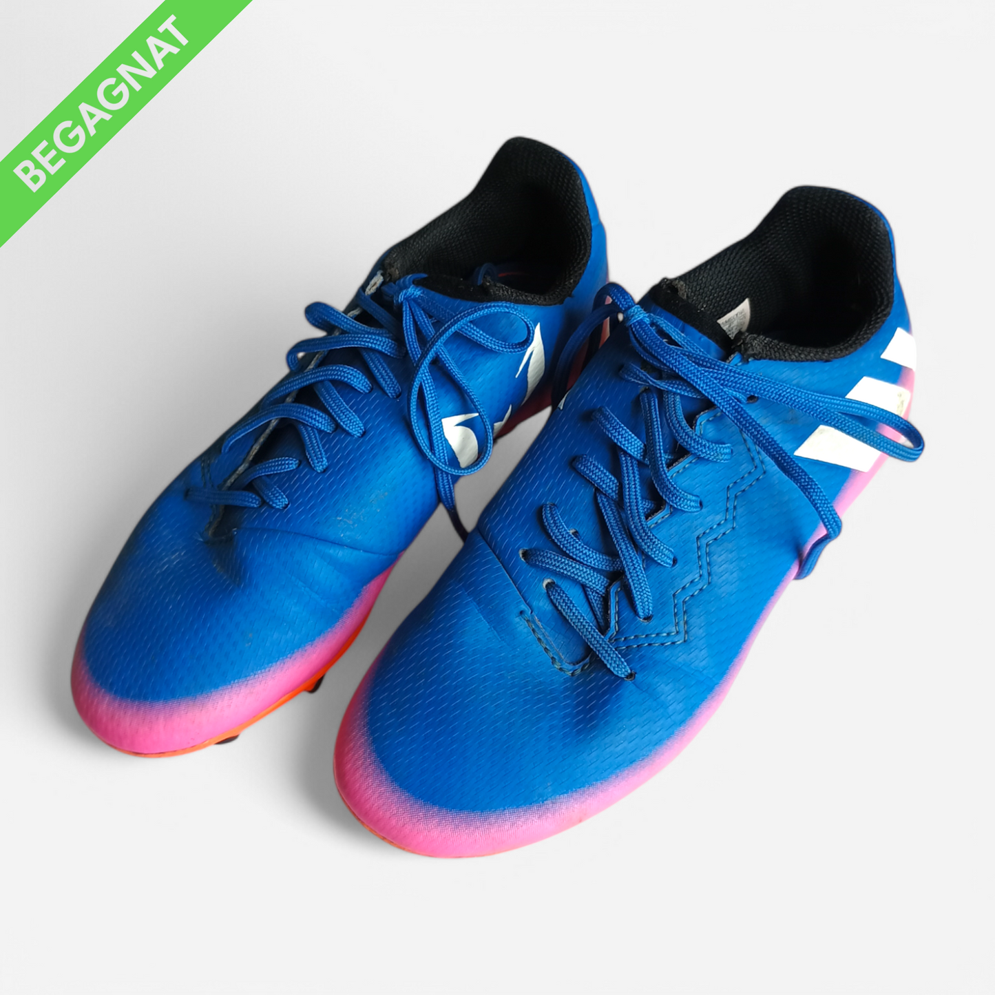 Fotbollsskor 33