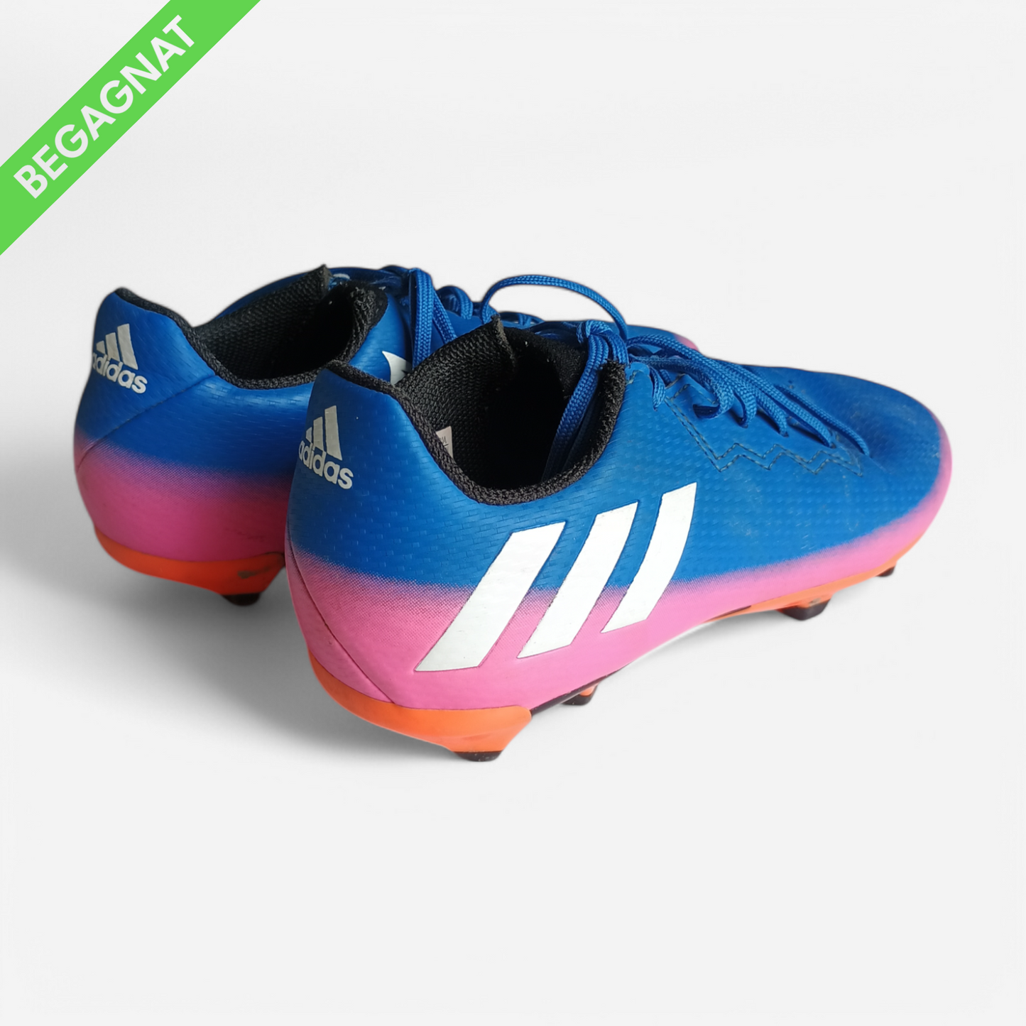 Fotbollsskor 33