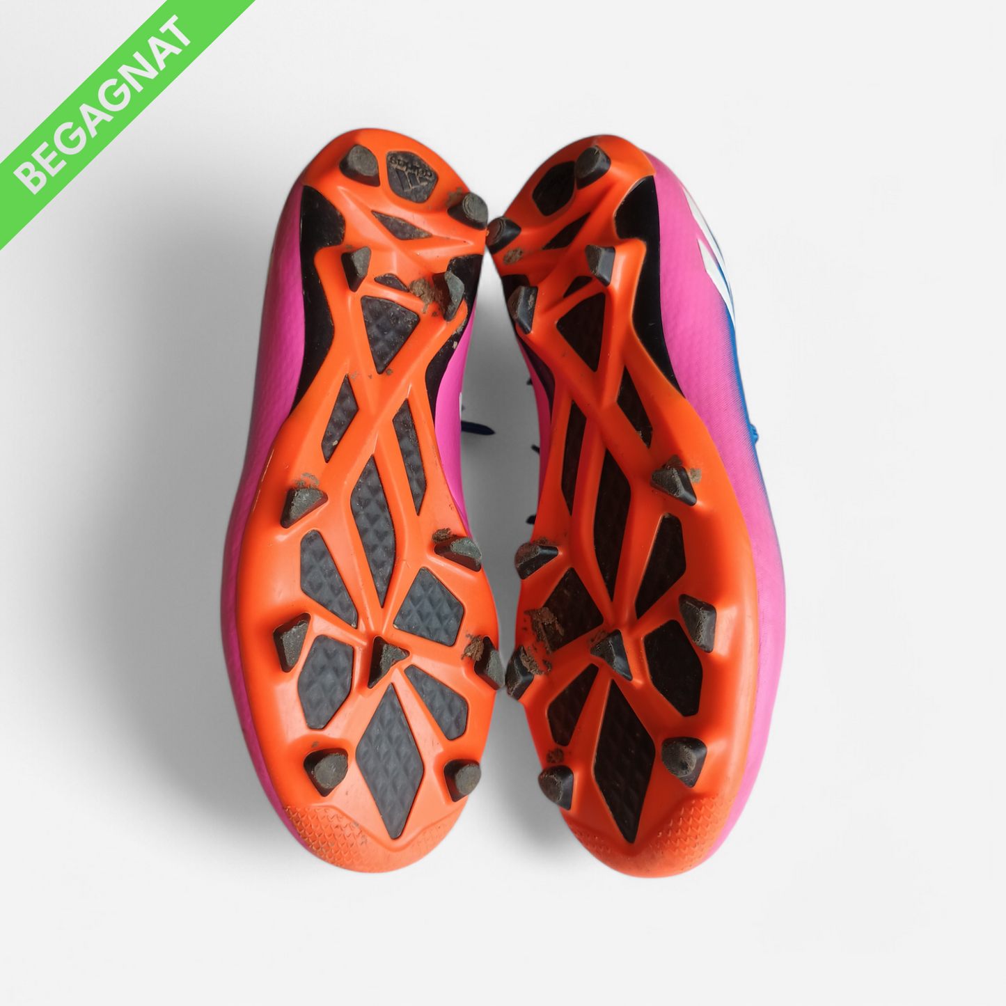 Fotbollsskor 33