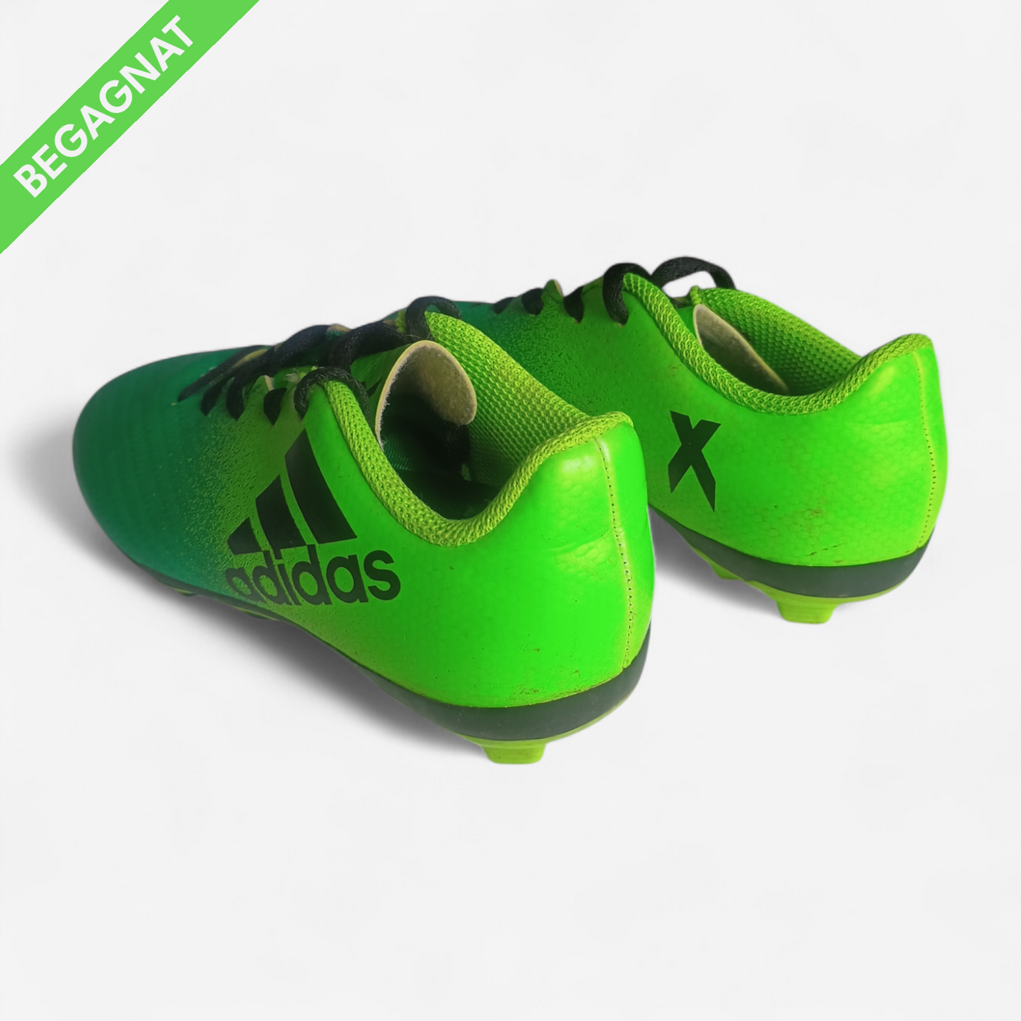 Fotbollsskor 28