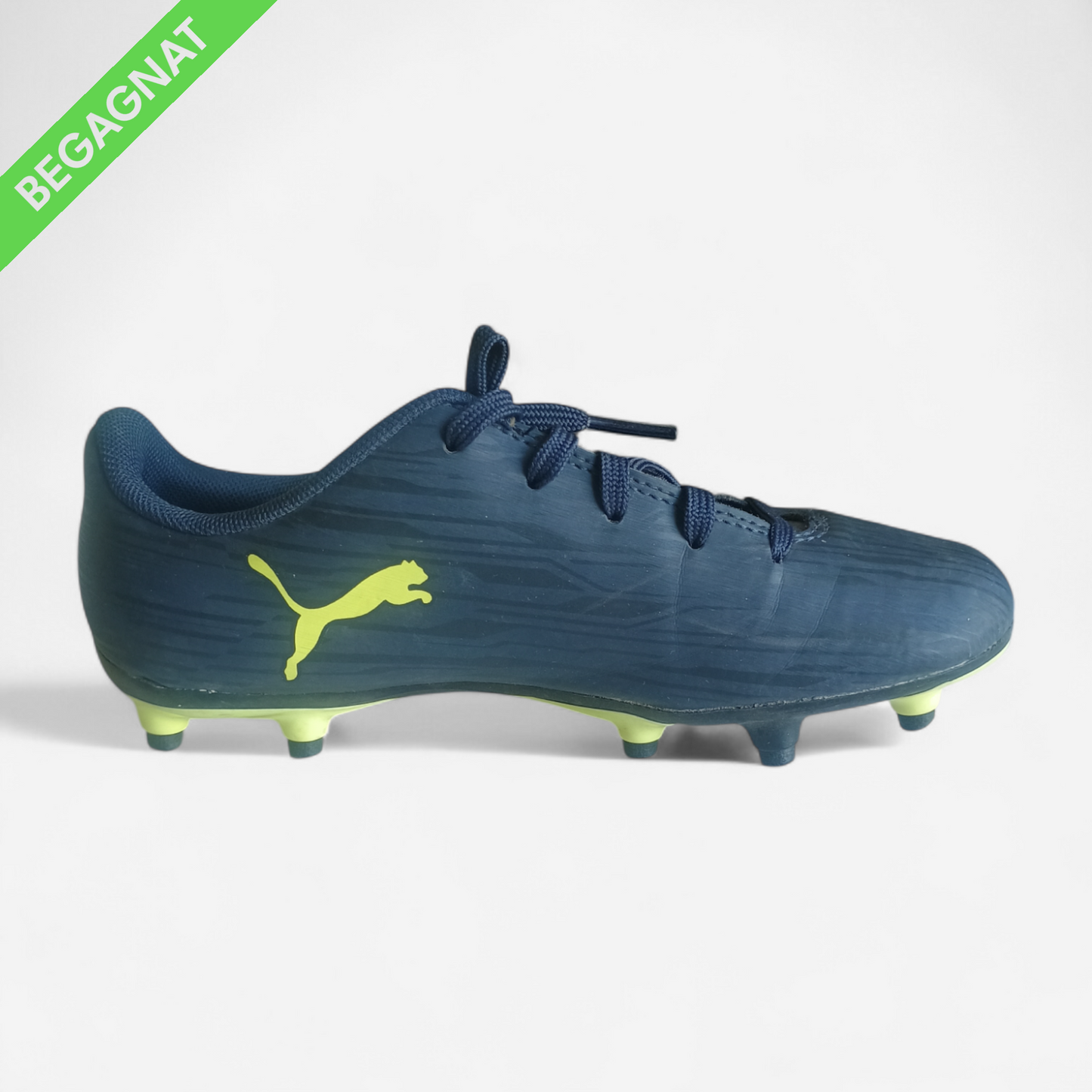Fotbollsskor 33