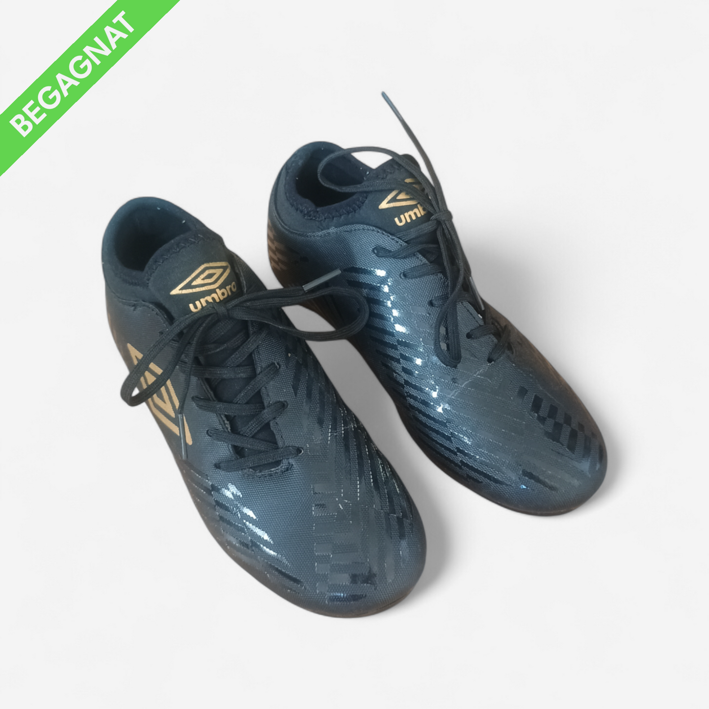Fotbollsskor 35