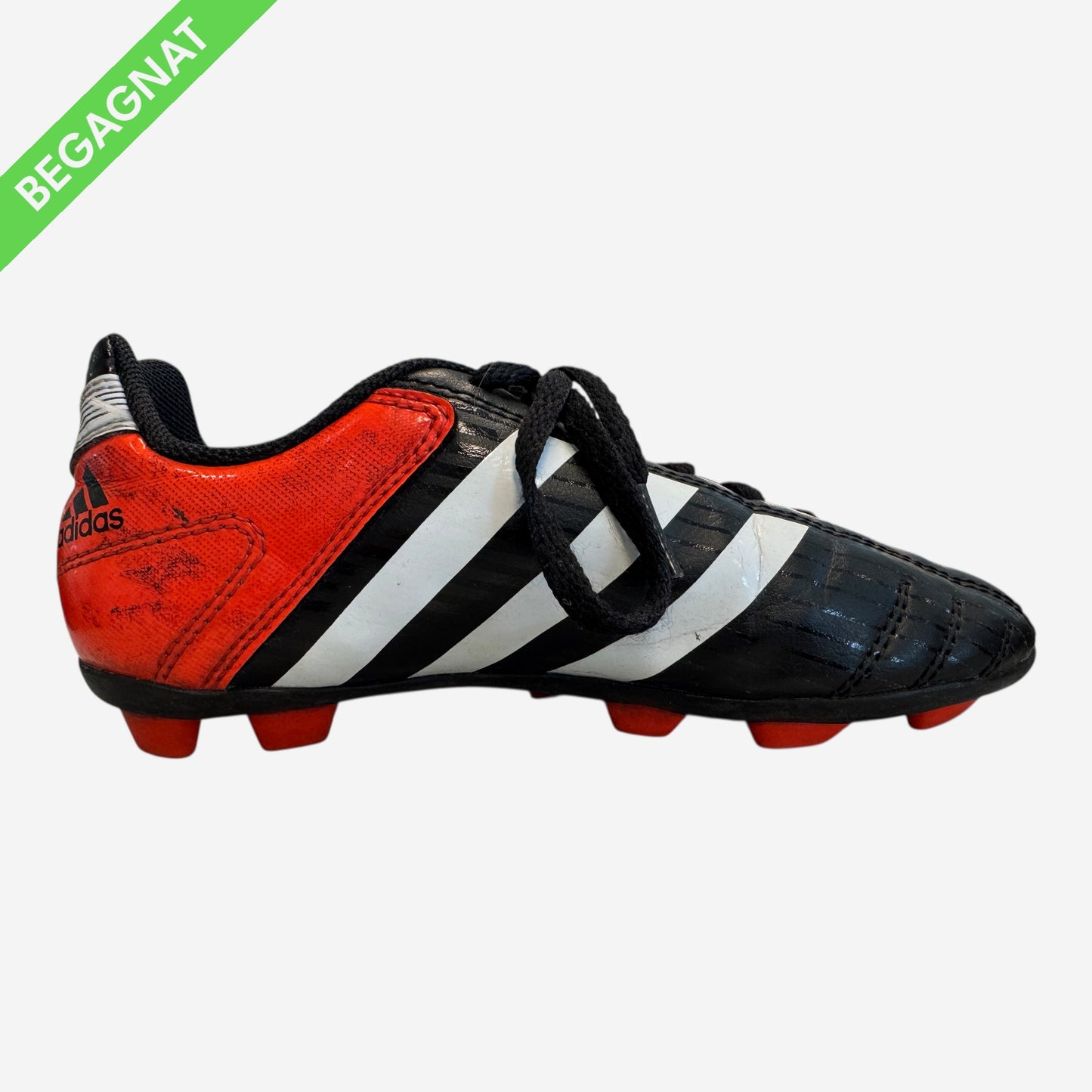 Fotbollsskor 33
