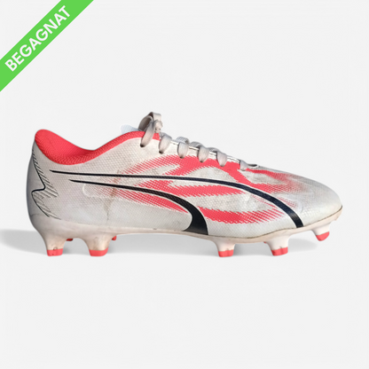 Fotbollsskor 32
