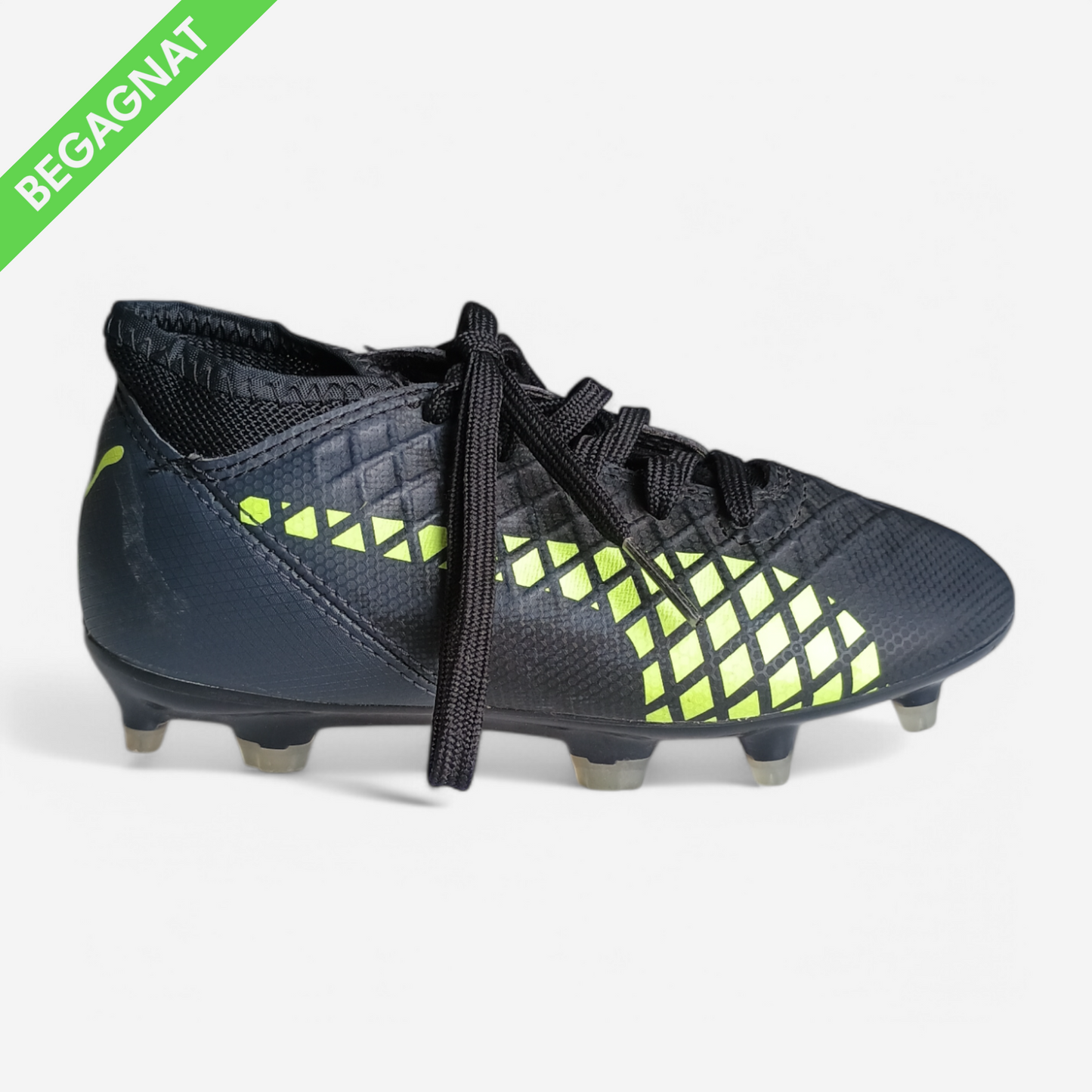 Fotbollsskor 28