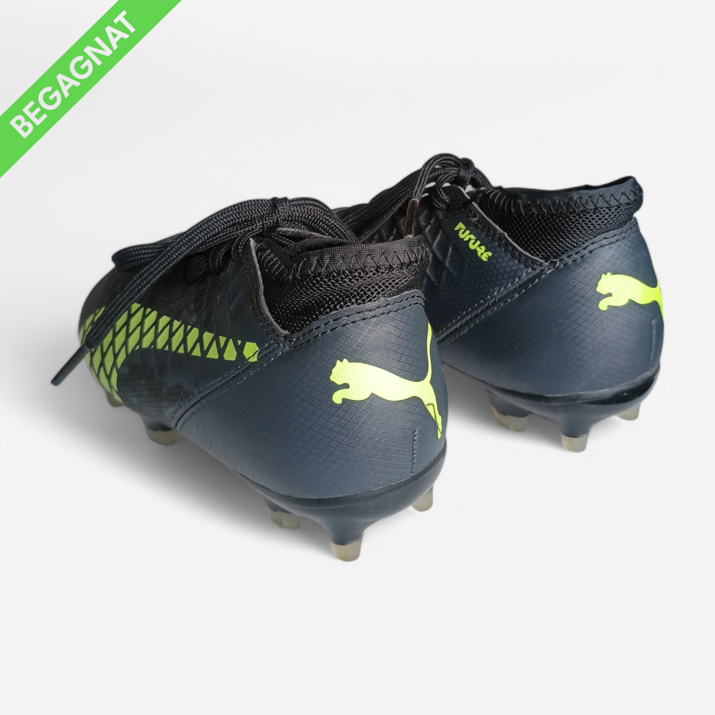 Fotbollsskor 28