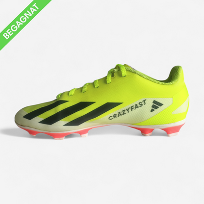 Fotbollsskor 40