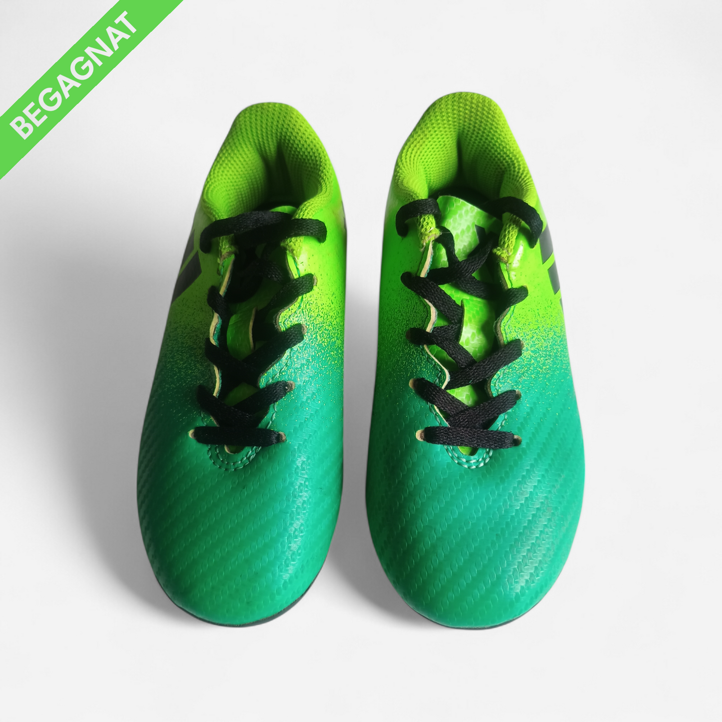 Fotbollsskor 28
