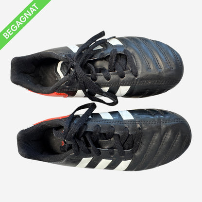 Fotbollsskor 33