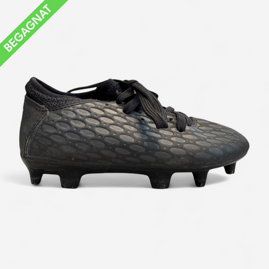 Fotbollsskor 28
